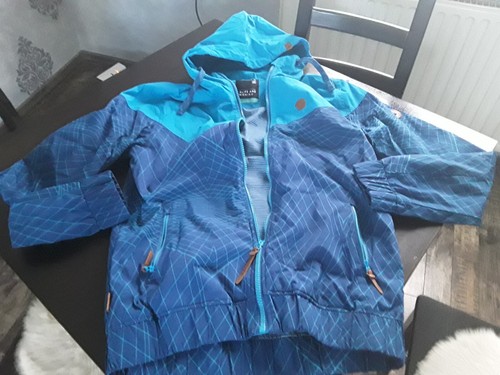 Alife and kickin - and, jacke